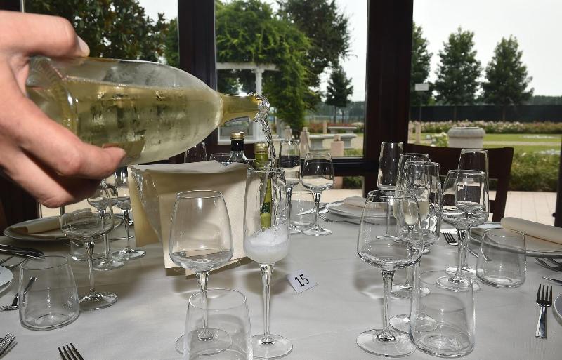 Hotel Novarello Granozzo con Monticello Ngoại thất bức ảnh