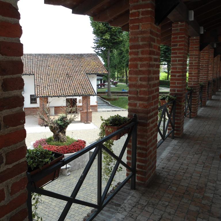 Hotel Novarello Granozzo con Monticello Ngoại thất bức ảnh